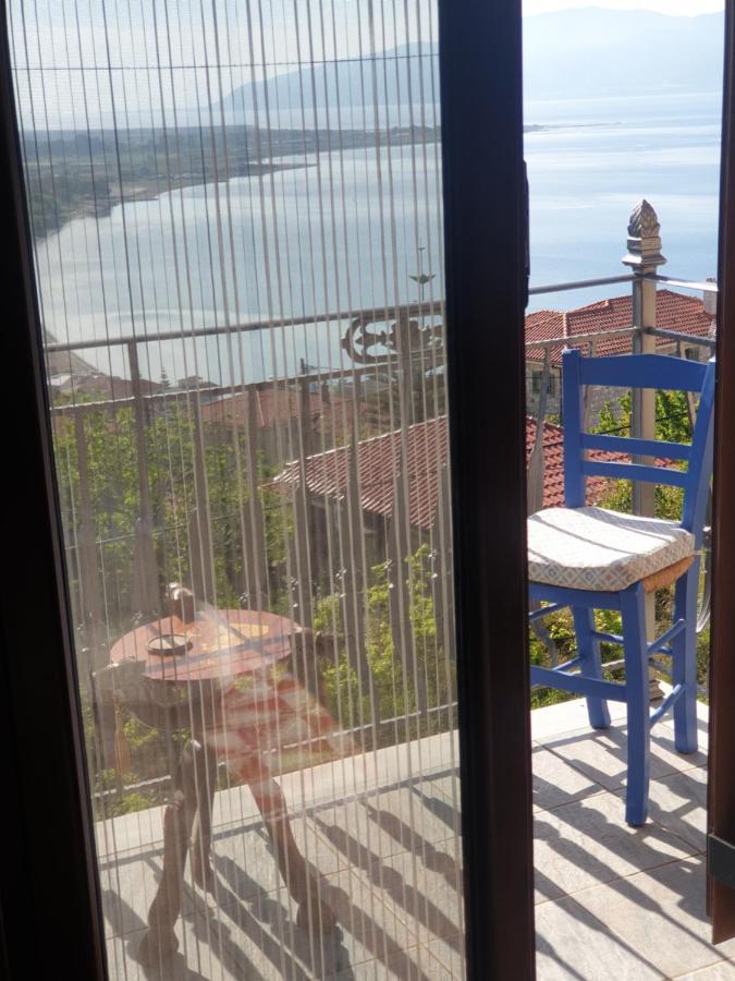 View By The Castle Nafpaktos Villa Luaran gambar