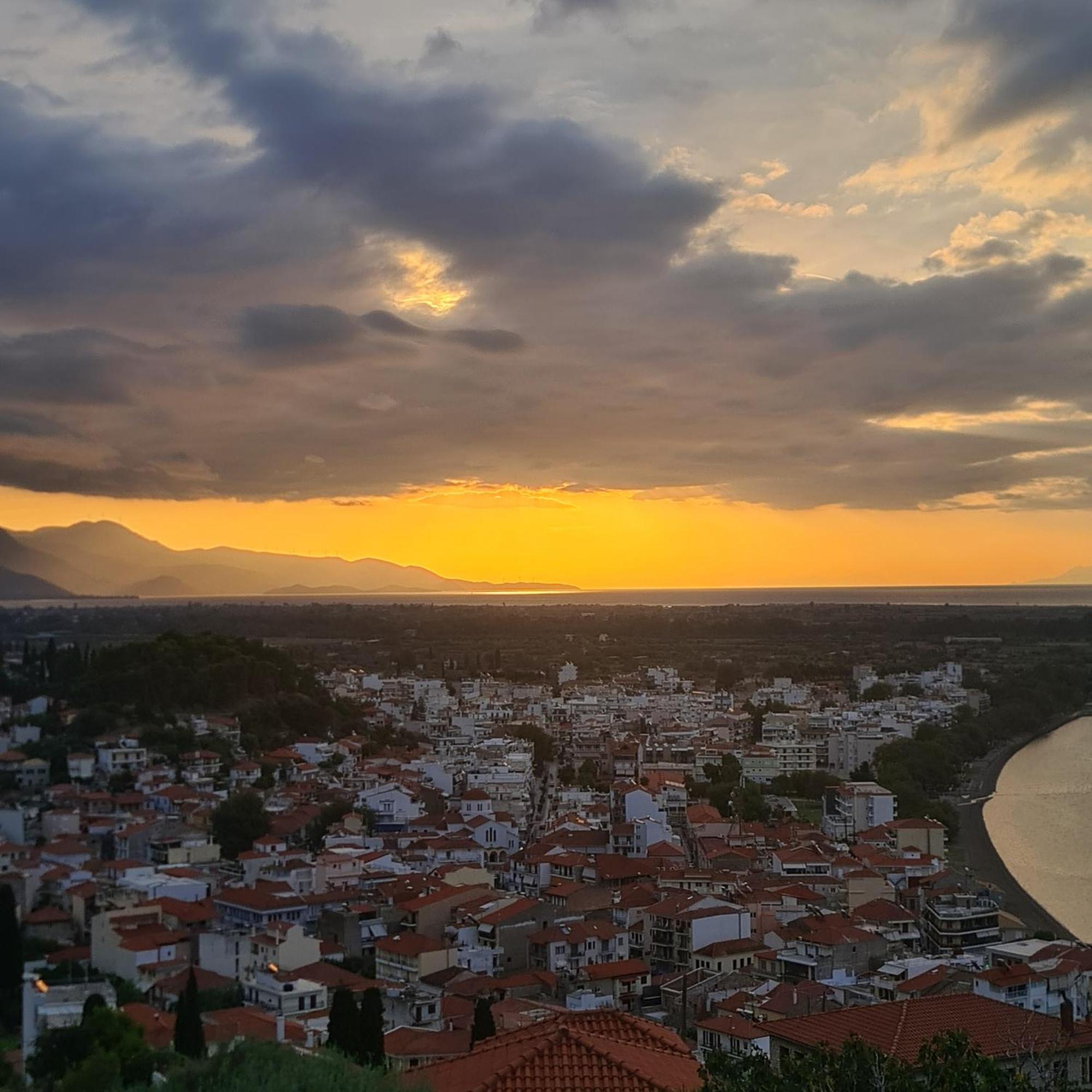 View By The Castle Nafpaktos Villa Luaran gambar